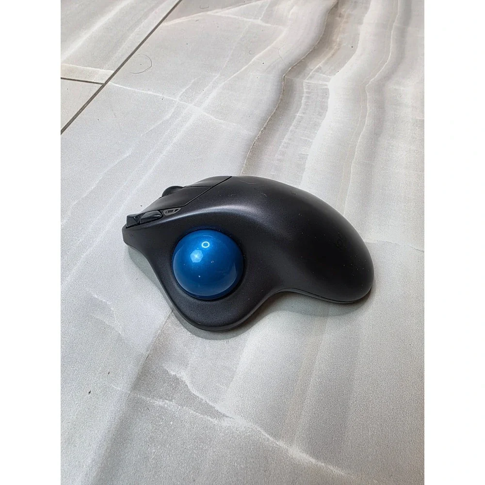 Logitech‎ M570 Wireless Trackball Mouse Ergonomic Black Blue 910-001799
